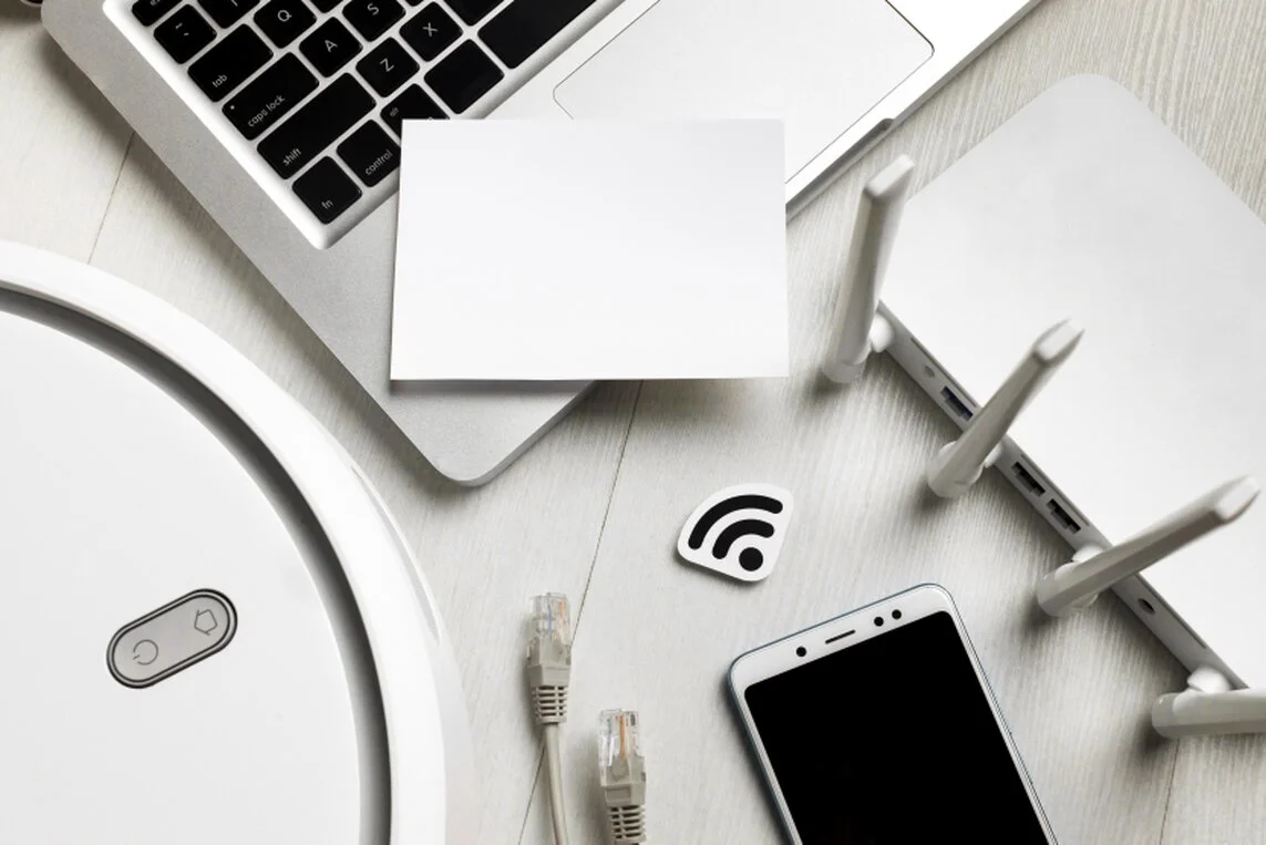 Router Wi-Fi y dispositivos conectados como referencia de redes empresariales